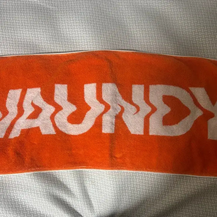 [BUNJANG] Vaundy Orange x White Towel / 바운디 vaundy 오렌지x흰색 타월 팝니다