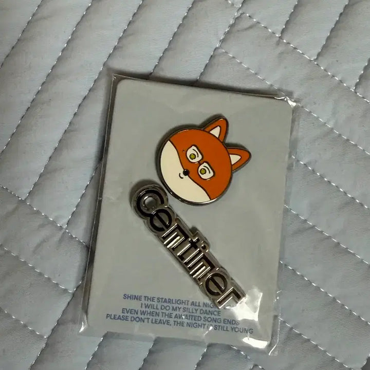 [BUNJANG] 10cm Sentimeter Fox Enamel Pin / 십센치 센치너 뱃지
