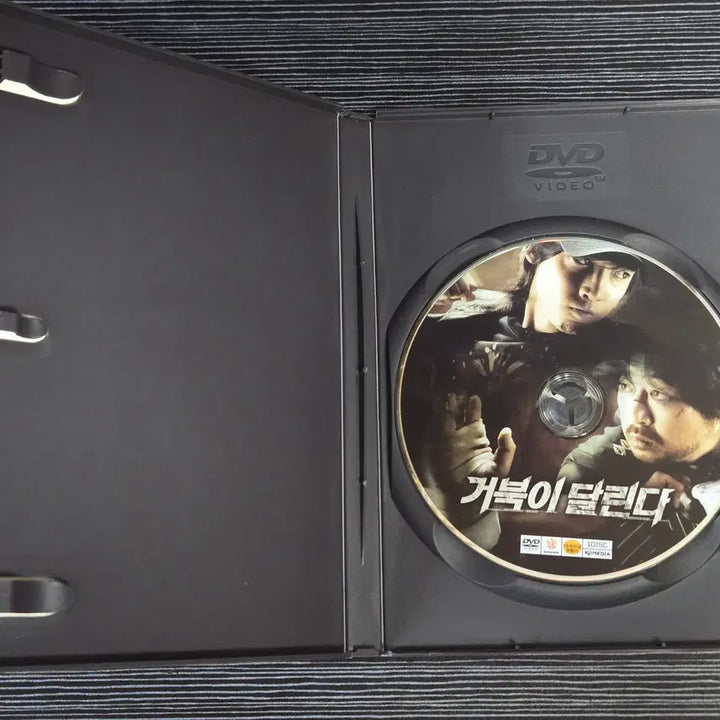 [BUNJANG] Running Turtle (Turtle Runs) DVD / (DVD) 영화 거북이 달린다 - 김윤석, 정경호