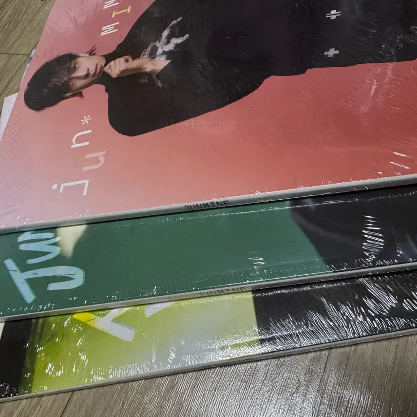 [BUNJANG] WHIB Junmin Esquire Photobook / 휘브 준민 에스콰이어 포토북