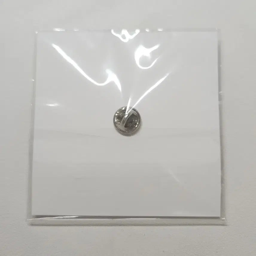 [BUNJANG] 잠뜰 Pixely Metal Badge / 잠뜰 미스터리수사반 금속뱃지 픽셀리