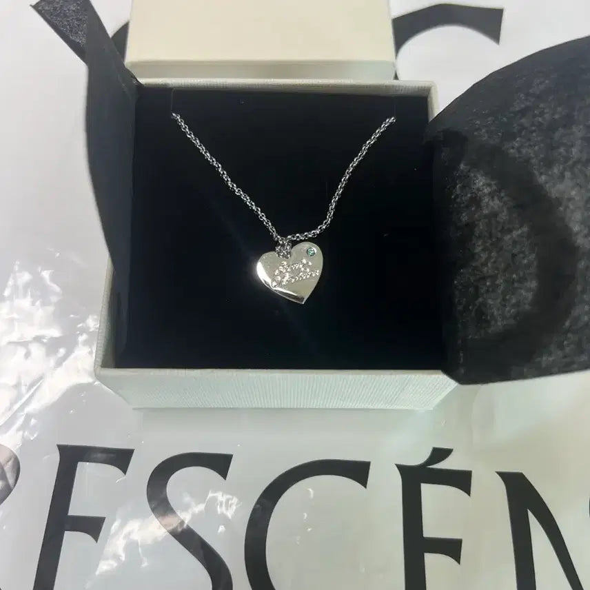 [BUNJANG] RESEE NEE Popup Necklace / 리센느 팝업 목걸이(포카x) 팝니다.