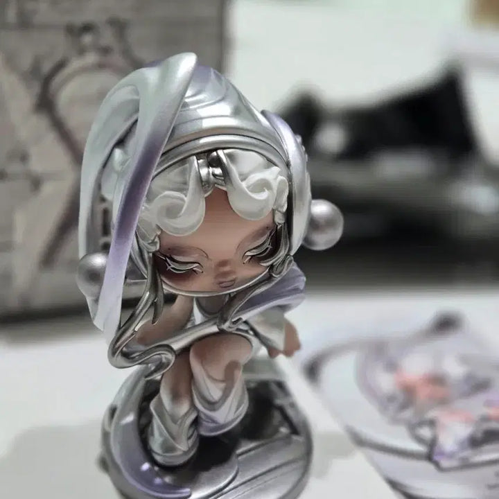 [BUNJANG] Pop Mart Skullpanda Time Manor Series Figure (Beyond Light Trace) / 팝마트 스컬판다 시간의 안식처 시리즈 피규어(Beyond Light Trace)