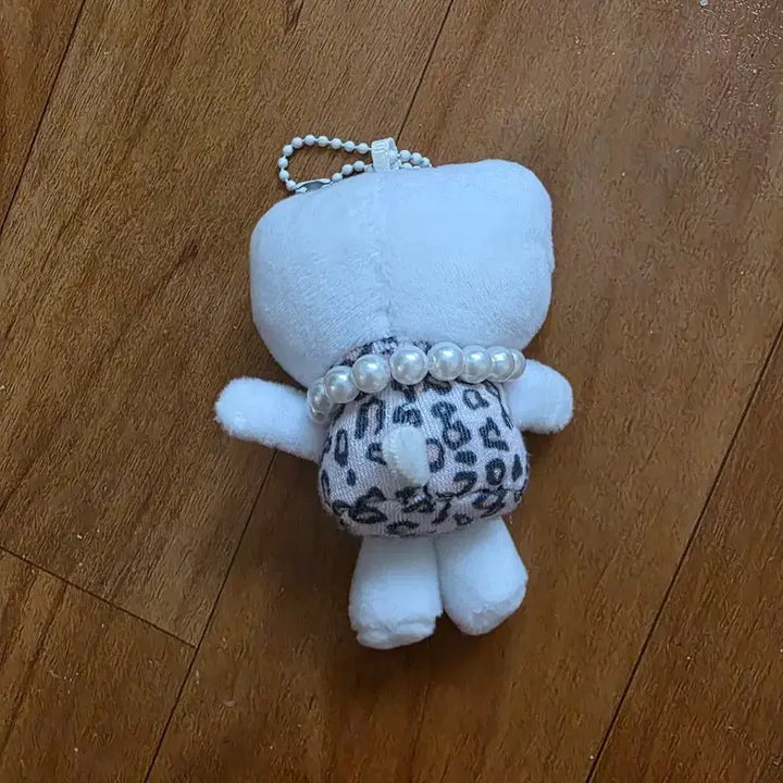 [BUNJANG] Hello Kitty Leopard Print Pearl Heart Charm / 헬로키티 호피무늬 진주 하트 인형 키링