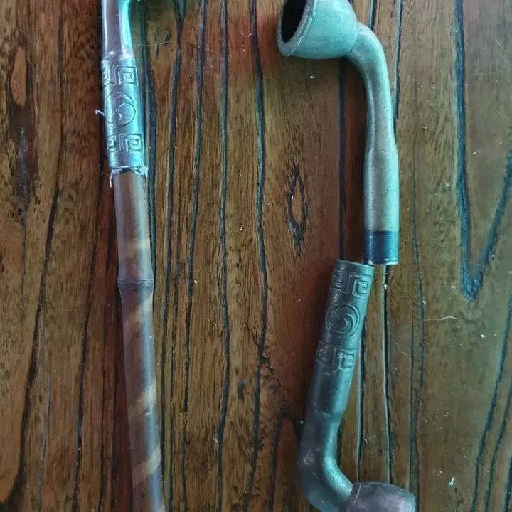 [BUNJANG] Rare Folk Artifacts: Exquisite Lightning Patterned White Brass Traditional Korean Tobacco Pipe (Yeonjuk) and Accessories Set / 희귀 민속품] 뇌문조각이 정교한 오리지널 백동 전통 담뱃대(연죽)와 부속 일괄 (반