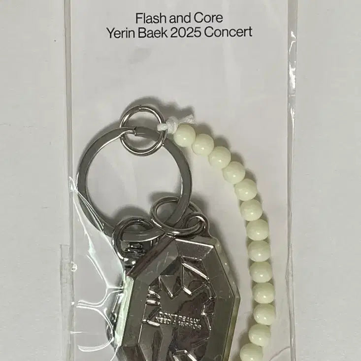 [BUNJANG] Yerin Baek Flash and Core Keyring (Sealed) / 미개봉 백예린 flash and core 키링