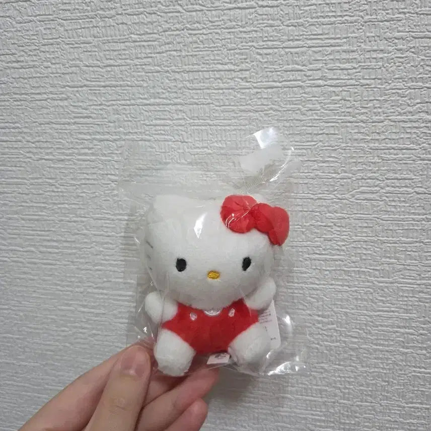 [BUNJANG] Red Kitty Doll / 빨간색 키티 인형