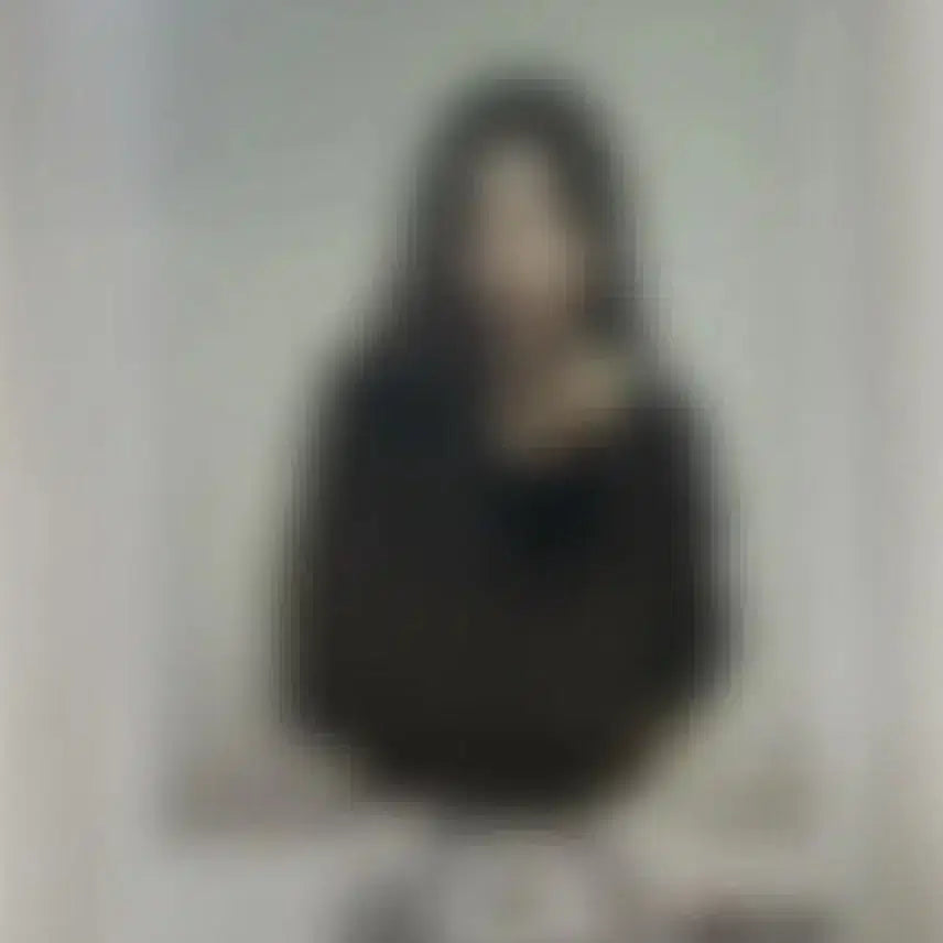 [BUNJANG] TripleS Yeon A Polarphot Signed Polarphot / 트리플에스 msnz 이지우 폴라 싸인 폴라로이드 싸폴 양도 판매