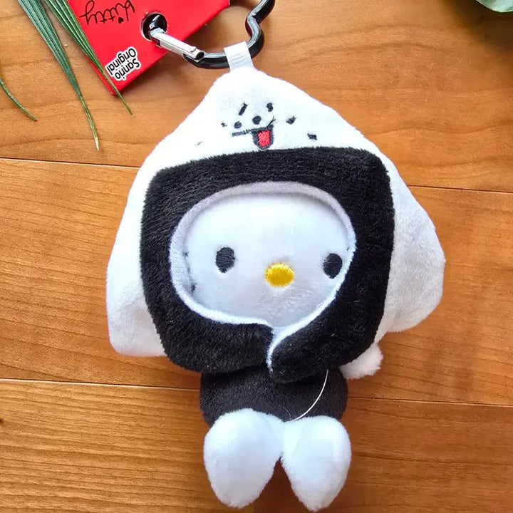 [BUNJANG] Hello Kitty Onigiri Hat Keychain (New) / (새상품) 삼각김밥 탈을 쓴 헬로키티 키링