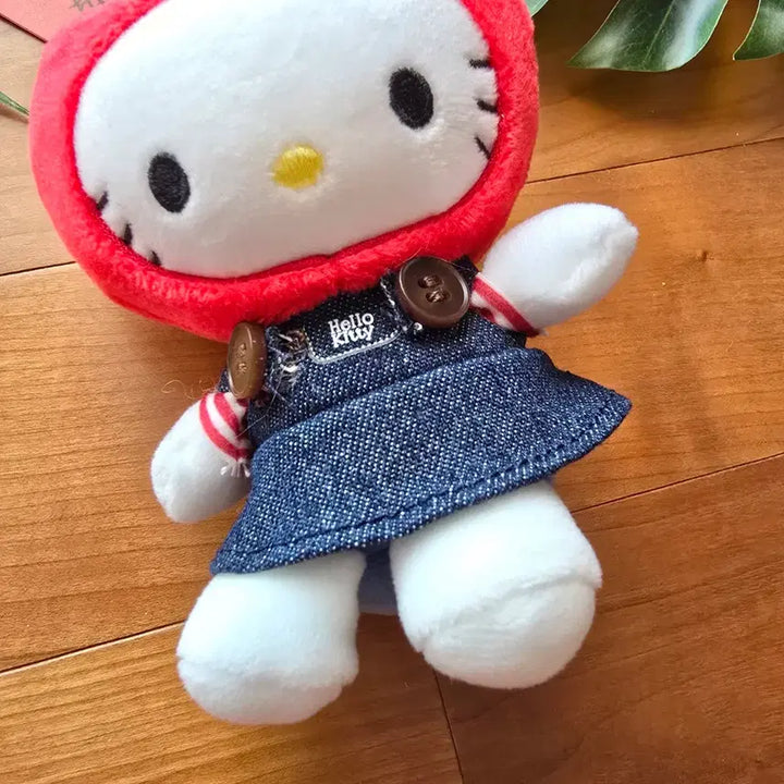 [BUNJANG] Hello Kitty Apple Hat Keychain / (새상품) 사과 탈을 쓴 헬로키티 키링