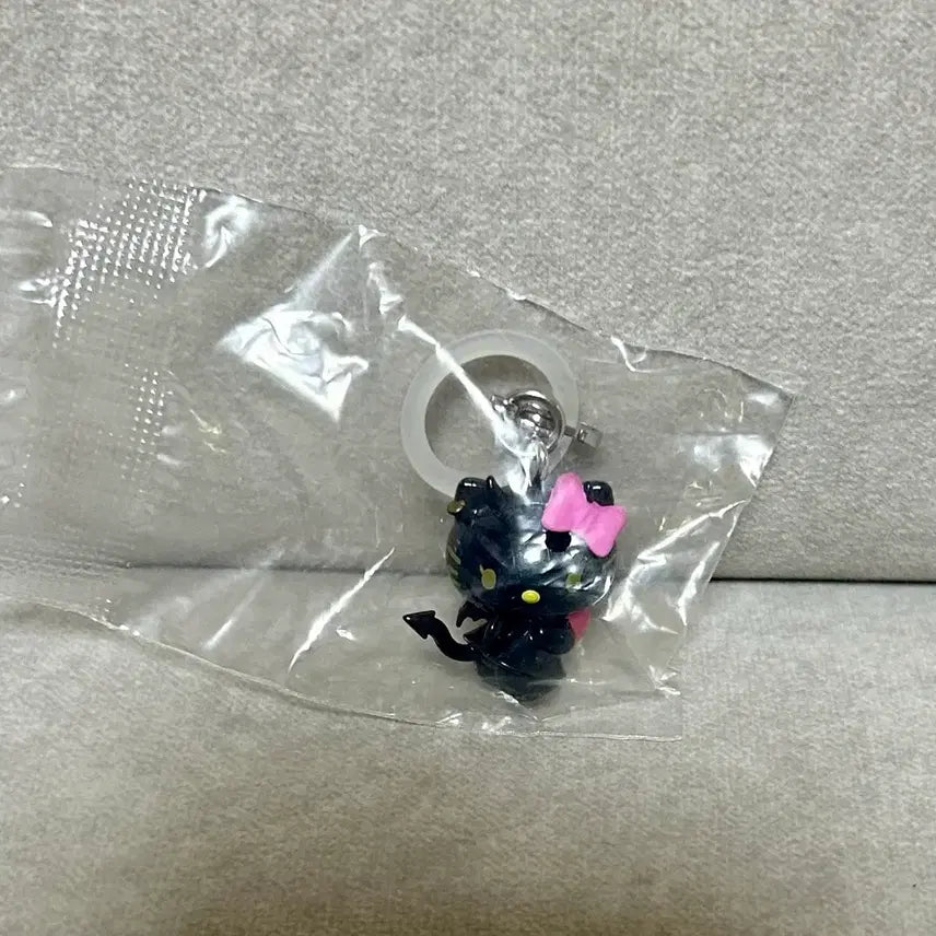 [BUNJANG] Sanrio Hello Kitty Little Devil Bookmark / 산리오 헬로키티 소악마 메지루시