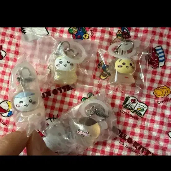 [BUNJANG] Chiikawa Usagi Kurimanju Momonga Badge Set / 단종 치이카와 우사기 쿠리만쥬 모몽가 메지루시