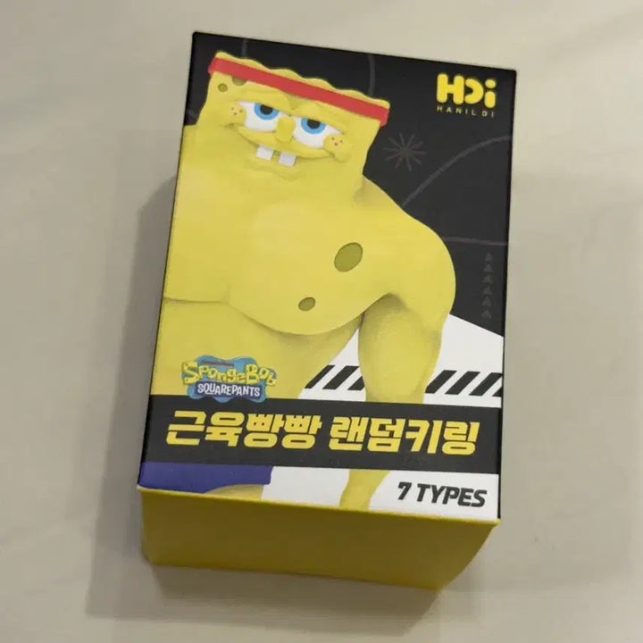 [BUNJANG] SpongeBob Muscle SpongeBob Figure Keychain / 스폰지밥 근육빵빵 랜덤 피규어 키링 스폰지밥