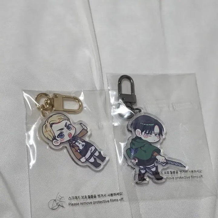 [BUNJANG] Attack on Titan Erwin/Levi Acrylic Keyring Eruri / [미개봉] 진격의 거인 엘빈/리바이 아크릴 키링 에루리 엘빈리바