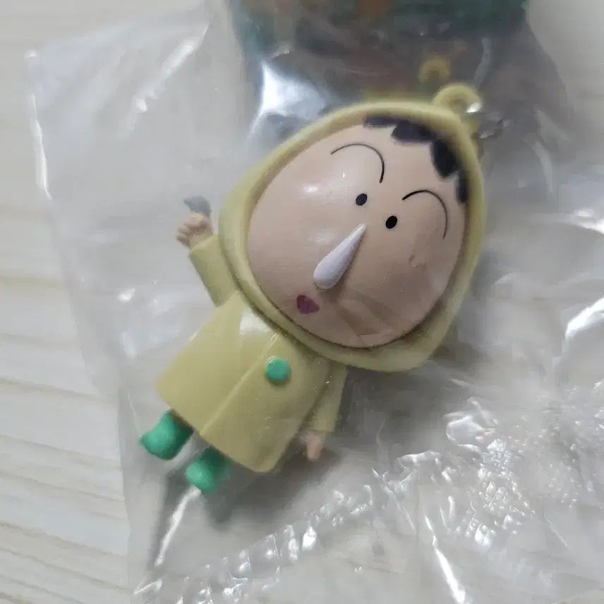 [BUNJANG] Crayon Shin-chan Misae Uniform Keyring Mungoo Version / (새상품) 짱구 우비 키링 맹구