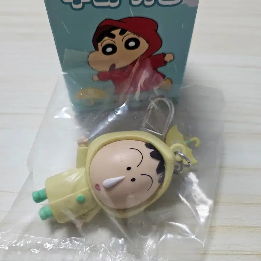 [BUNJANG] Crayon Shin-chan Misae Uniform Keyring Mungoo Version / (새상품) 짱구 우비 키링 맹구