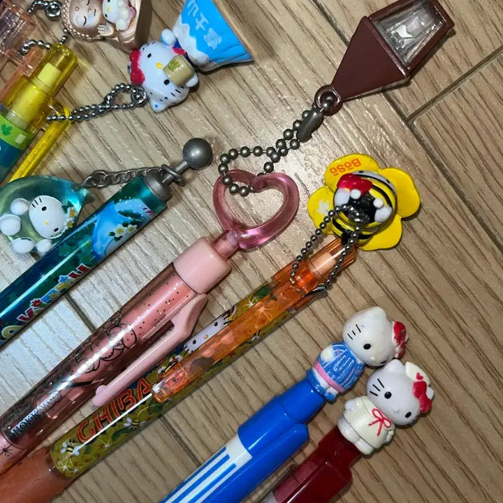 [BUNJANG] Vintage Kitty Pen/Mechanical Pencil Bundle / 일괄)고전키티펜/고전키티샤프/눈토끼/물방울/간호사/불상키티/키티알맹이