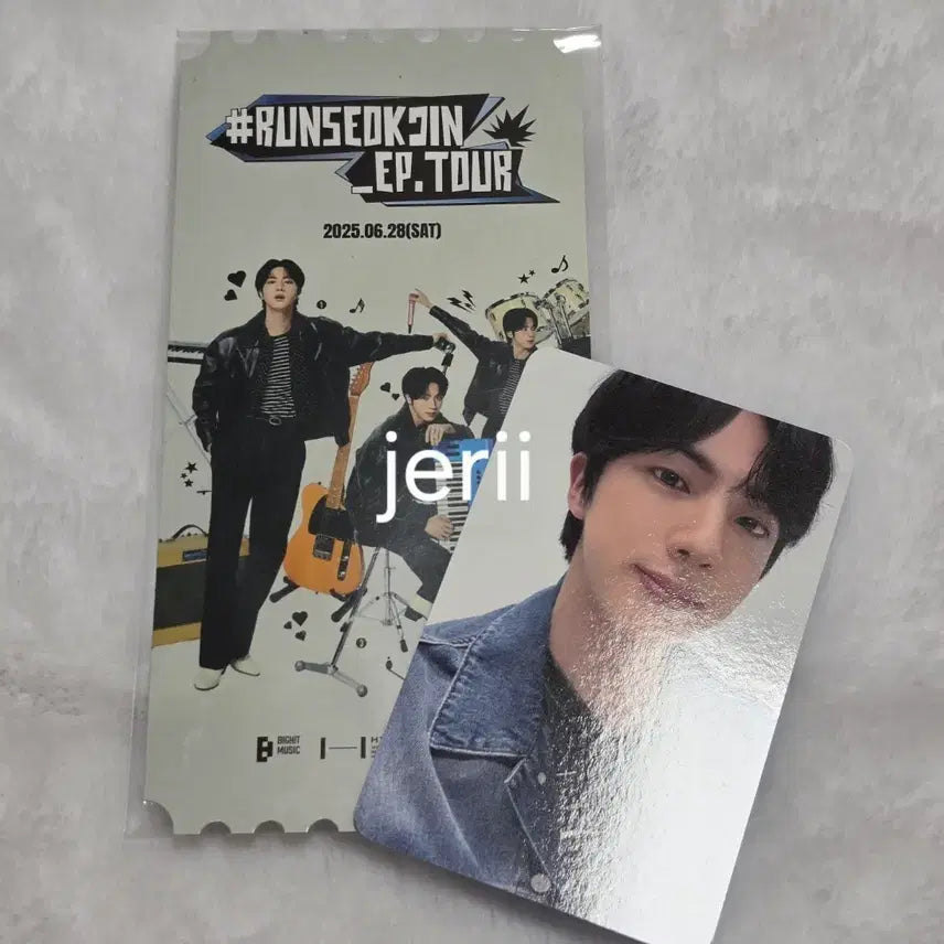 [BUNJANG] BTS Jin Run Jin Amazon Photocard / 방탄소년단 진 런석진 아미존 포카