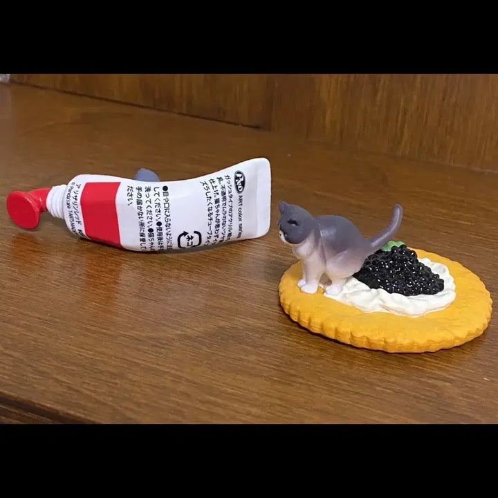 [BUNJANG] Bundle Set Miniature Cat Gacha Figures - Paint &amp; Caviar (2 Types) / 일괄) 미니어처 고양이 가챠 피규어 물감 캐비어 2종