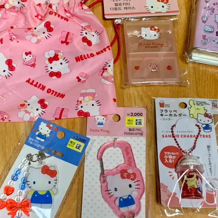 [BUNJANG] Daiso Hello Kitty Bundle Set / 다이소 헬로키티 파우치, 키링, 카라비너, 수면양말, 케이스, 봉지클립 등