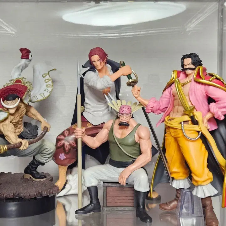 [BUNJANG] Bundle Set One Piece Figures 4 Types + Sealed Lottery Prizes (Whitebeard, Crocus, Roger, Shanks) / 일괄 급처!!) 원피스 피규어 4종+미개봉 하위상