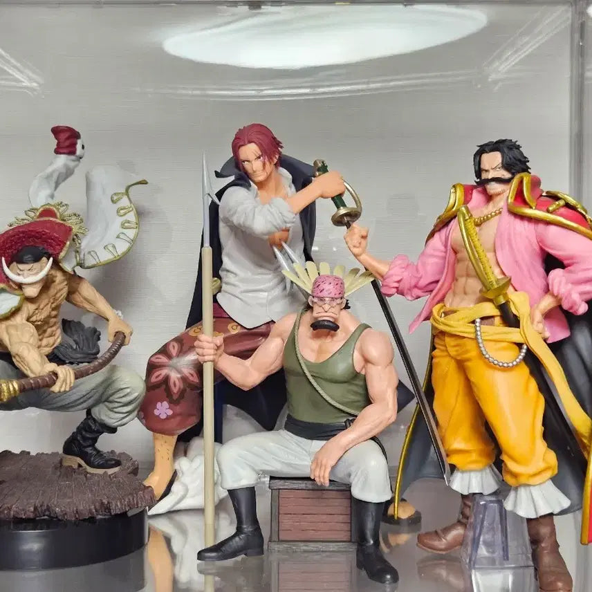 [BUNJANG] Bundle Set One Piece Figures 4 Types + Sealed Lottery Prizes (Whitebeard, Crocus, Roger, Shanks) / 일괄 급처!!) 원피스 피규어 4종+미개봉 하위상