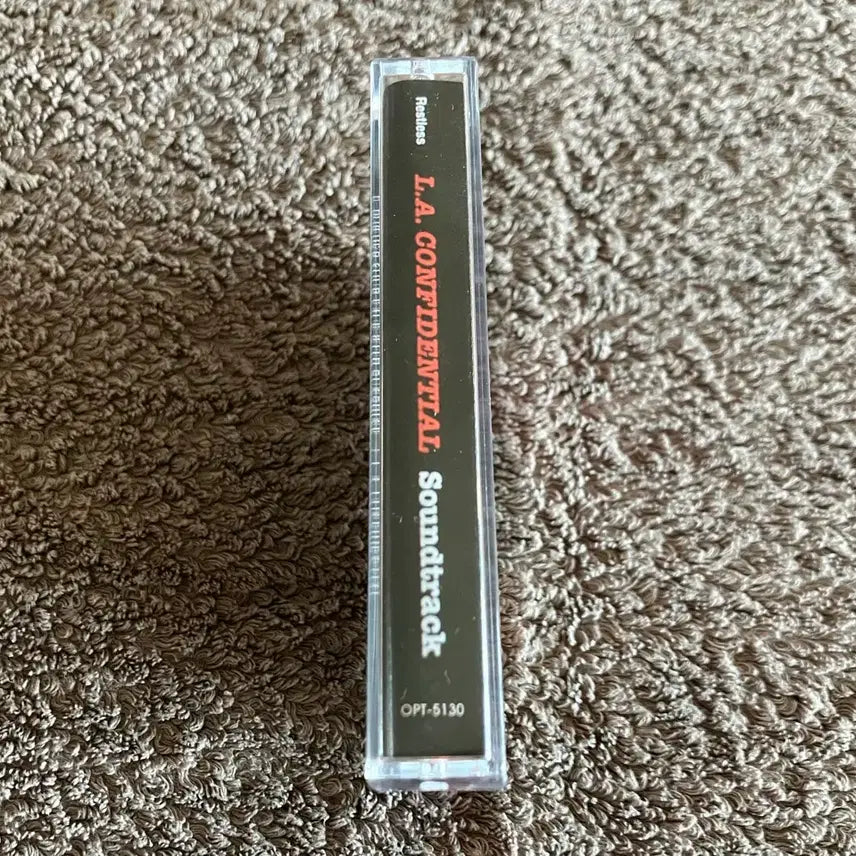 [BUNJANG] LA Confidential Original Soundtrack Cassette Tape / 영화배우 러셀 크로우 킴 베이싱어 케빈 스페이시 주연의 90년대 영화 LA 컨피덴셜 OST 사운드트랙 팝 재즈 캐롤 영화음악 국내 라이센스 카세트테이프