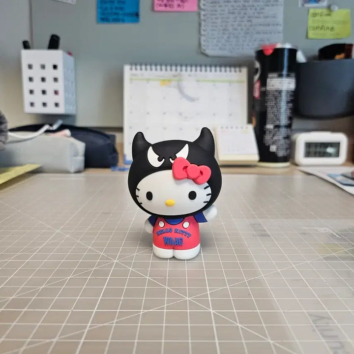 [BUNJANG] Hello Kitty WAAC Collaboration Limited Edition Devil Figure / [[한정판]] 헬로키티 악마 피규어 (헬로키티 WAAC콜라보 제품)