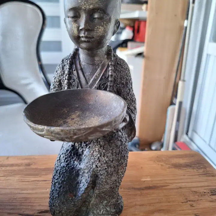 [BUNJANG] Two Monk Statues Holding Basins / 수반을 든 동자승
