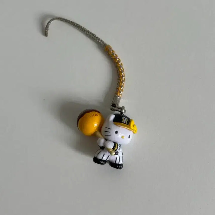 [BUNJANG] Hello Kitty Takoyaki Baseball Strap / 헬로키티 타코야끼 야구 스트랩