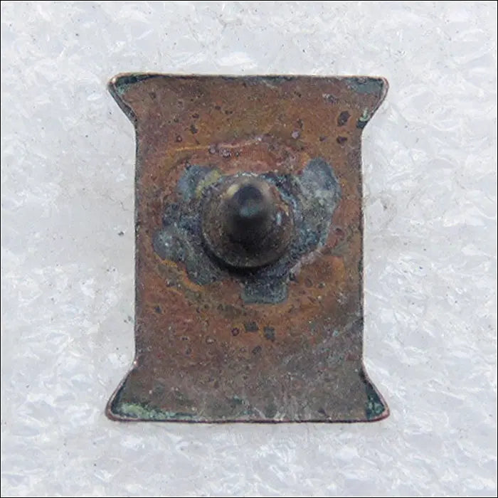 [BUNJANG] 2nd Year School Badge (No Screw Cap on Back) / [학교 배지] 2학년 (hi43) (뒷면 나사캡 없음)