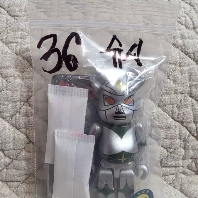 [BUNJANG] Bearbrick Series 36 Unsealed / 베어브릭 정규 36탄 미개봉 슈시
