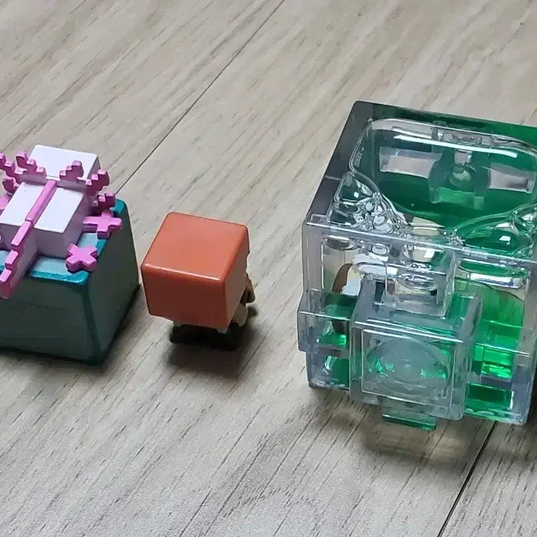 [BUNJANG] Minecraft Bee Water Globe Keychain Set / 마인크래프트 꿀벌 워터볼 키링 세트