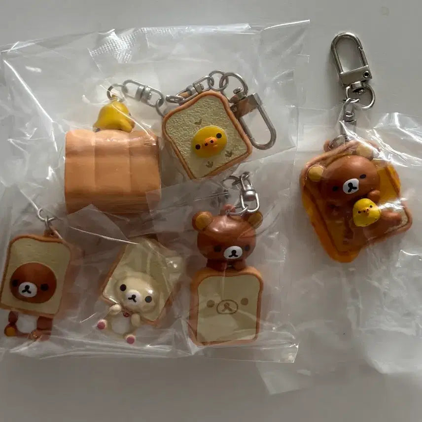 [BUNJANG] Rilakkuma CGV Random Keychain Bundle Set (6 Types) / 6종 일괄 CGV 리락쿠마 랜덤 키링 히든 키이로이토리 코리락