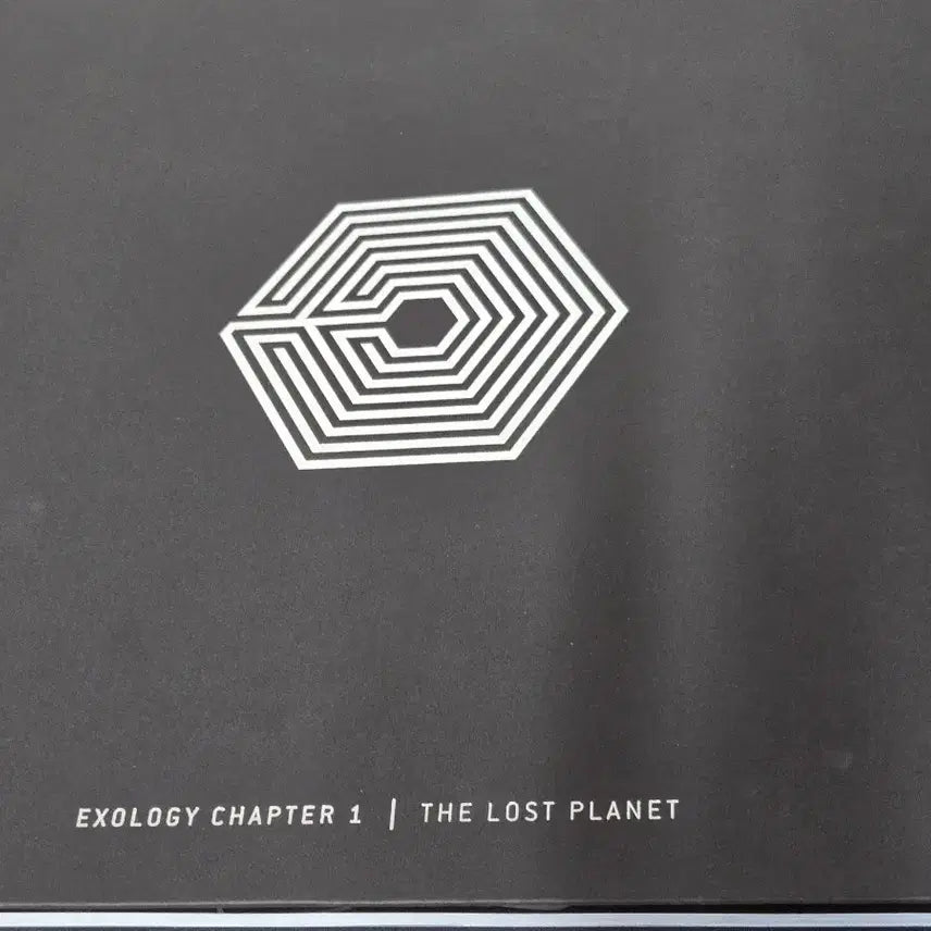 [BUNJANG] EXO EXOLOGY Chapter 1 &amp; EXORDIUM Goods Brochure Bundle Set / 엑소 엑솔로지 챕터1 + 엑소디움 굿즈 브로슈어 일괄