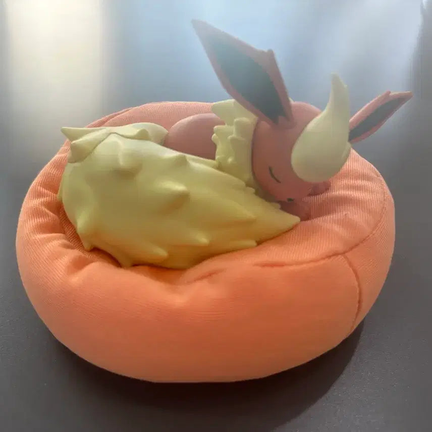 [BUNJANG] Sleeping Eevee Booster Figure / 잠자는 이브이 부스터 피규어