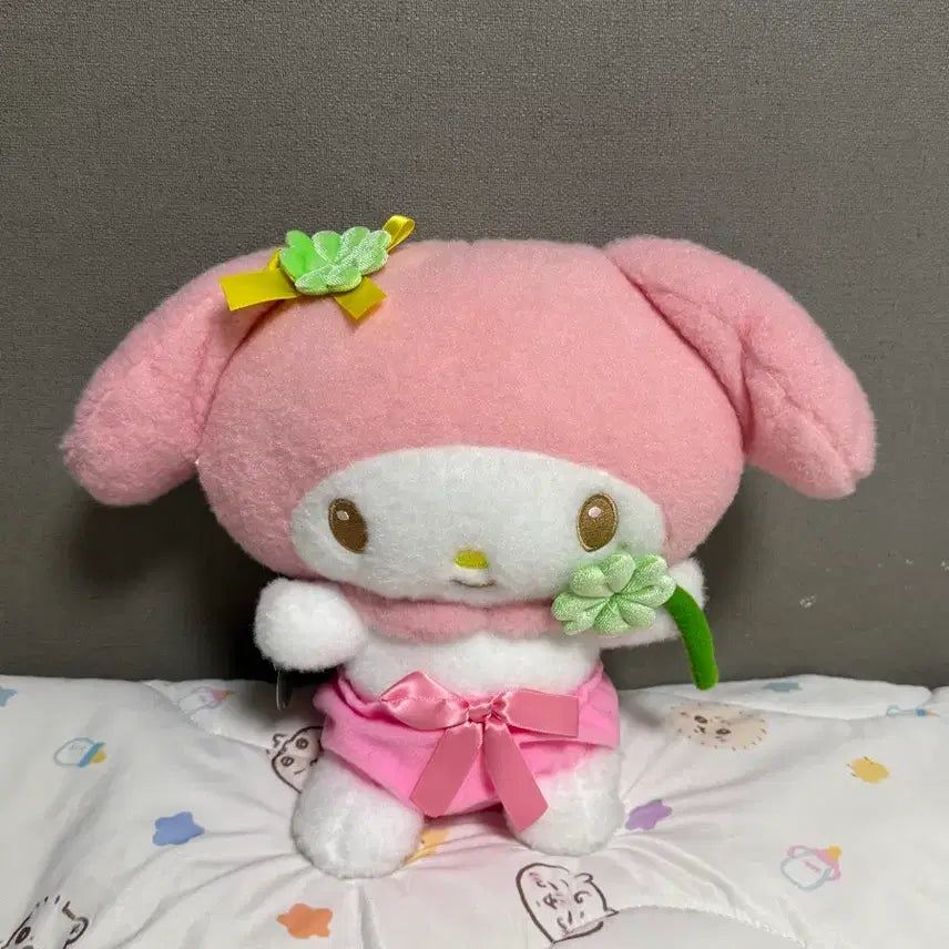 [BUNJANG] Sanrio My Melody Four-Leaf Clover Plush Doll / 산리오 마이멜로디 네잎클로버 봉제인형 새상품 정품