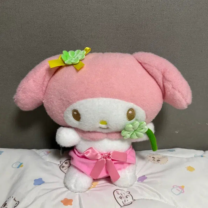 [BUNJANG] Sanrio My Melody Four-Leaf Clover Plush Doll / 산리오 마이멜로디 네잎클로버 봉제인형 새상품 정품