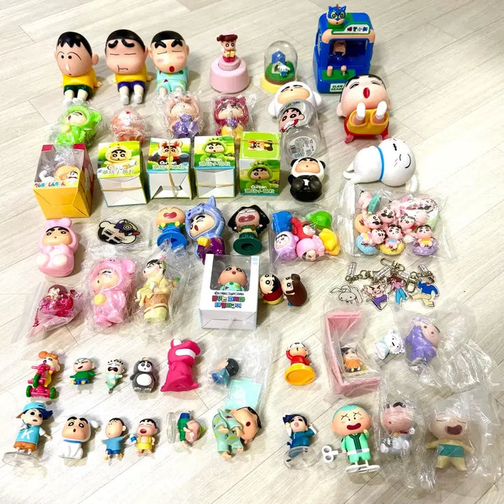 [BUNJANG] Crayon Shin-chan Miniature Figure Collection Bundle Set / shinchan miniaturefigure짱구유리흰둥이철수 쌀알소형피규어미너어쳐처&amp;굿즈90개이상 컬렉션(일괄)