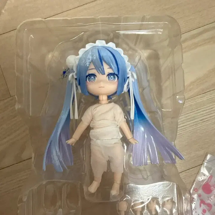 [BUNJANG] Snow Miku Yukiiro Pop Nendoroid Doll / 유키미쿠 넨도돌 유키이로 팝 넨도로이드 돌
