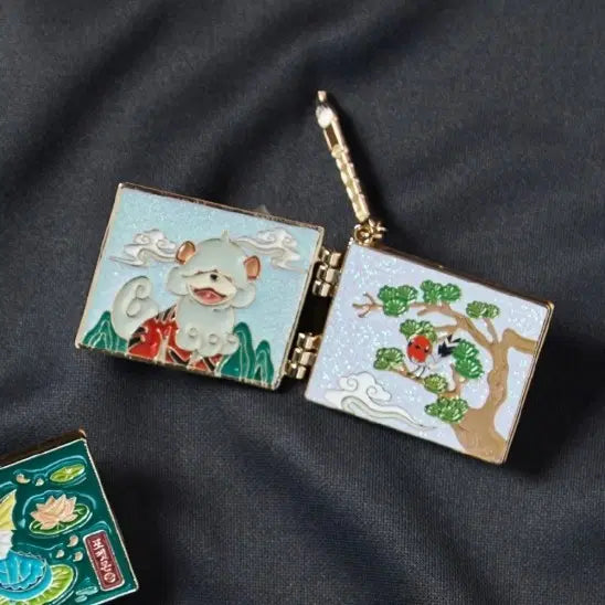 [BUNJANG] Gopung Store Hinged Pin Badge / 고풍상점 경첩 핀뱃지 가디