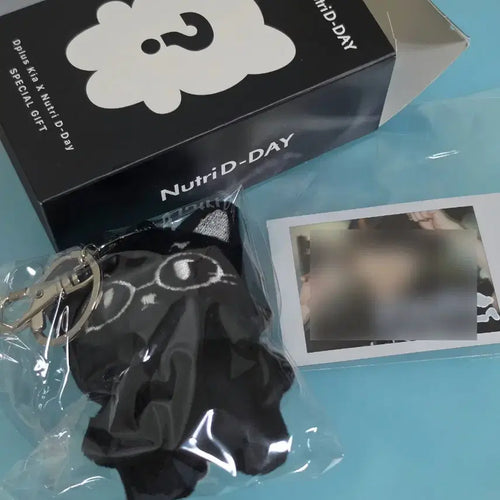 [BUNJANG] Newtree D-Day Kia Showmaker Signed Polaroid / 뉴트리디데이 디플러스기아 쇼메이커 사인 폴라로이드