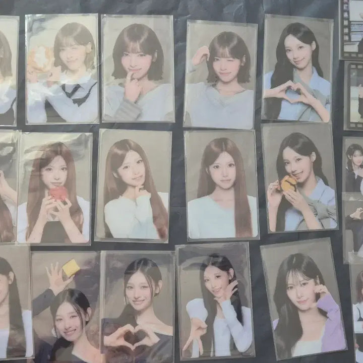[BUNJANG] Resene CU Photocard Bundle Set (17 types) / 리센느 cu 포토카드 20종 일괄 판매