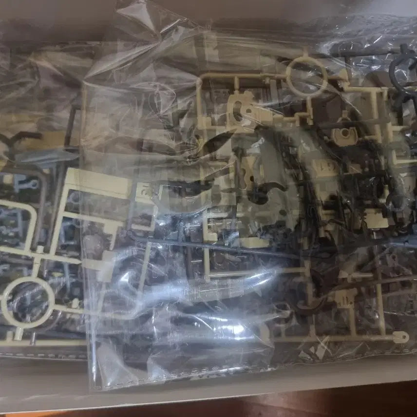 [BUNJANG] Southern Cross Forces Zaku 04, 05 Set / (중국제)서던크로스 부대 자쿠 04,05 팝니다