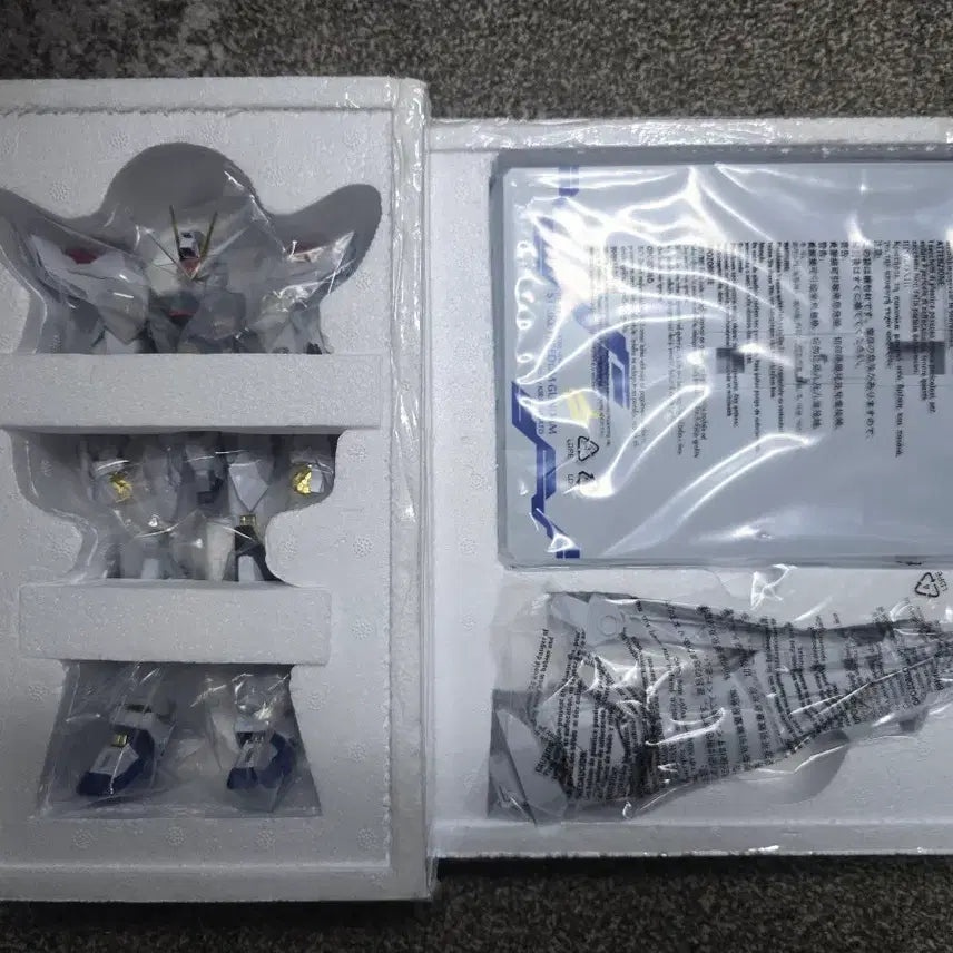 [BUNJANG] Metal Build Strike Freedom Gundam First Edition (Opened) / 메탈빌드 스트라이크 프리덤 건담 초판 개봉품