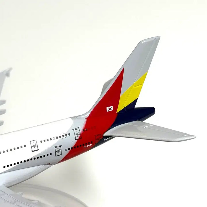 [BUNJANG] Asiana Airlines A380 Airplane Model / 아시아나 항공 A380 비행기 모형 (상태 최상)