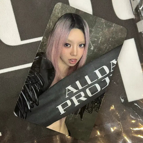 [BUNJANG] All Day Project (ADP) Bailey CRASH Broadcast Photocard & Slogan Bag / 올데프 베일리 올데이프로젝트 ADP CRASH 공방 방송 포카 크래쉬 슬로건 힙색 역조공 굿즈 가방 방석