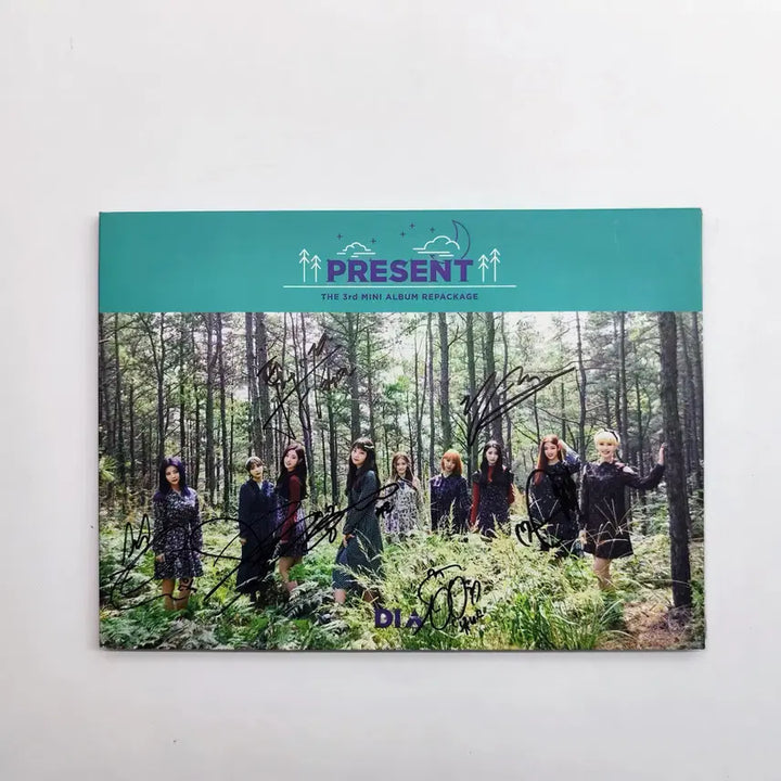 [BUNJANG] DIA Autographed Mini 3rd Repackage Album "PRESENT" 3 Version Full Set / [친필사인반] 다이아(DIA) 미니 3집 리패키지 PRESENT 3종 전버전 친필 사인 앨범