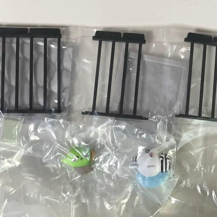 [BUNJANG] Chiikawa Goblin Momonga Prison Figure / 치이카와 고블린 모몽가 감옥 프리즌 피규어