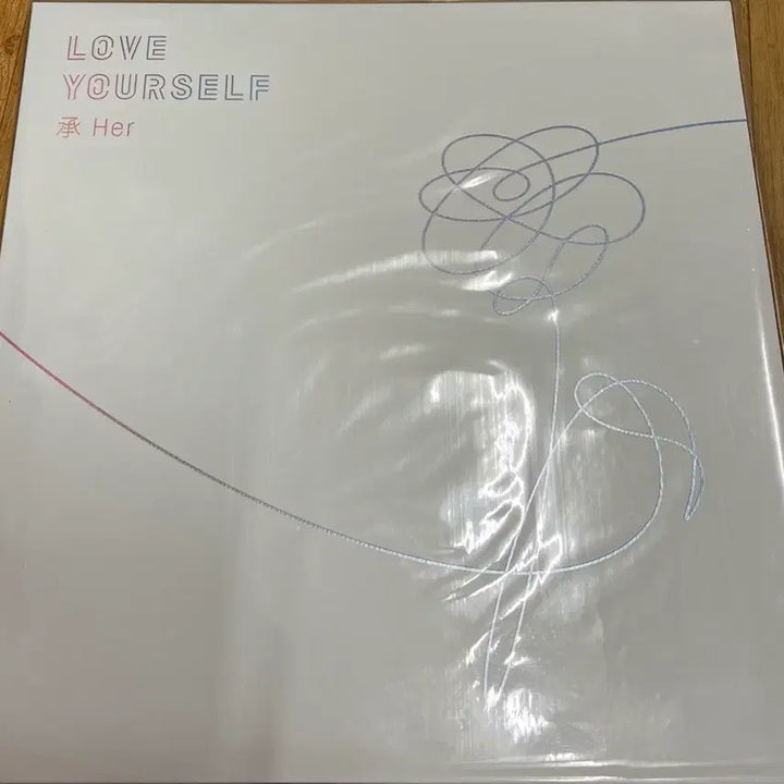 [BUNJANG] BTS LOVE YOURSELF Her LP Unsealed / BTS 방탄소년단 LOVE YOURSELF Her LP 개봉 미사용품 (겉비닐 세월감 있음)